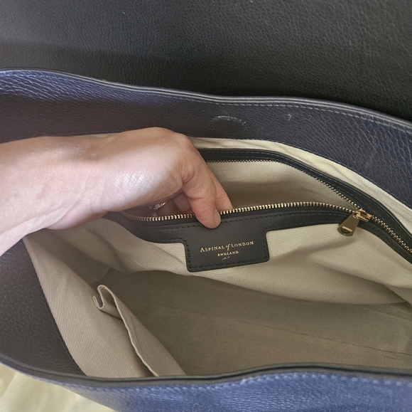 Aspinal of London Leather Shoulder Bag Navy LIKE NEW W/ DUSTBAG - Picture 4 of 14